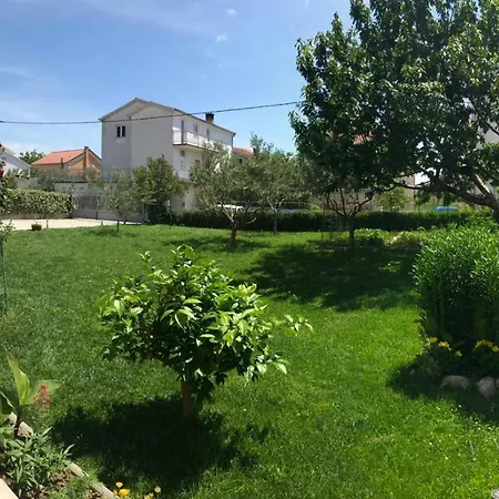 Aurora Apartman *